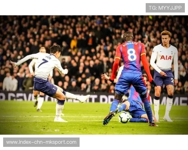 热刺门前混战中扫射成制胜球被赞经典:现场记忆、品牌共振与未来装备的全景解读 热刺门前混战中扫射成制胜球被赞经典:现场记忆、品牌共振与未来装备的全景解读